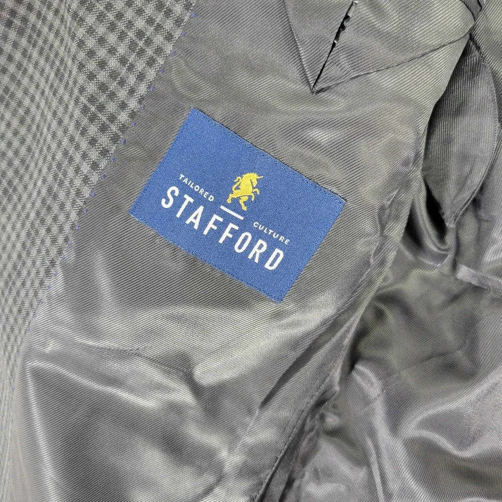 Stafford Men's‎ Sport Coat Blazer Two Button Gray Checked Plaid Poly Blend 36S